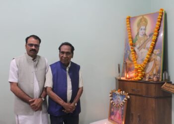 कलागुरु वेदणि सिंह ठाकुर के साथ रुसेन कुमार