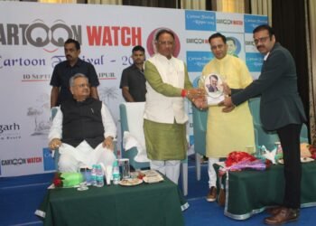 रुसेन कुमार, जिन्हें कॉर्पोरेट सामाजिक उत्तरदायित्व (CSR) क्षेत्र में उनके अद्वितीय योगदान के लिए जाना जाता है, छत्तीसगढ़ के मुख्यमंत्री श्री विष्णु देव साय, विधानसभा के स्पीकर डॉ. रमन सिंह, रायपुर के सांसद श्री बृजमोहन अग्रवाल, और हरिभूमि एवं आईएनएच के प्रधान संपादक डॉ. हिमांशु द्विवेदी के हाथों सम्मानित किए गए। यह सम्मान समारोह 10 सितंबर 2024 को रायपुर के होटल बेबीलोन इंटरनेशनल में आयोजित किया गया। इस अवसर पर कार्टूनवाच के संपादक त्र्यंबक शर्मा ने भी रुसेन कुमार के सामाजिक पहलों और कारपोरेट सामाजिक उत्तरदायित्व (सीएसआर) के क्षेत्र में दिए जा रहे योगदान और प्रयासों की जमकर सराहना की।